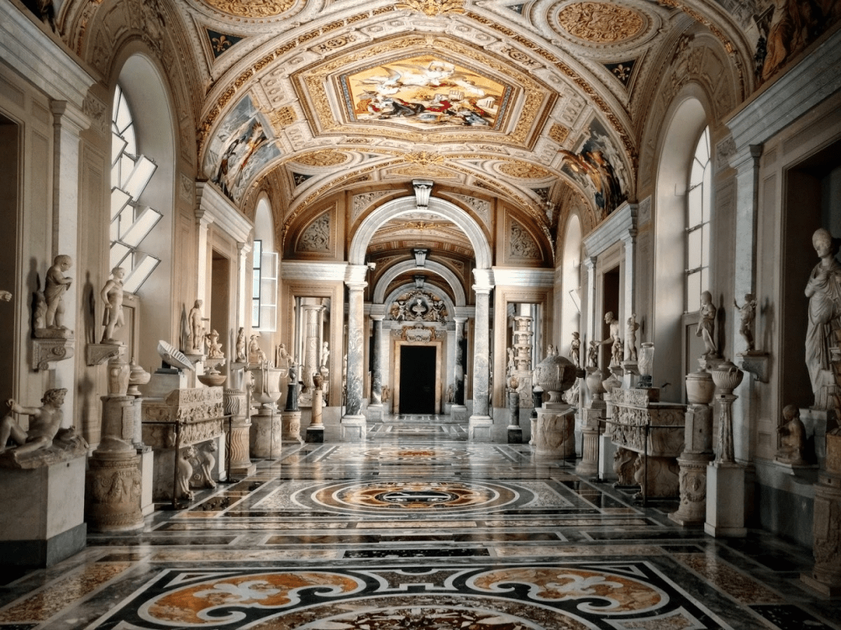 Спіральні сходи в Музеях Ватикану